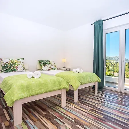 ヴィラ Sleeps 10 With Pool Air Con And Wifi
